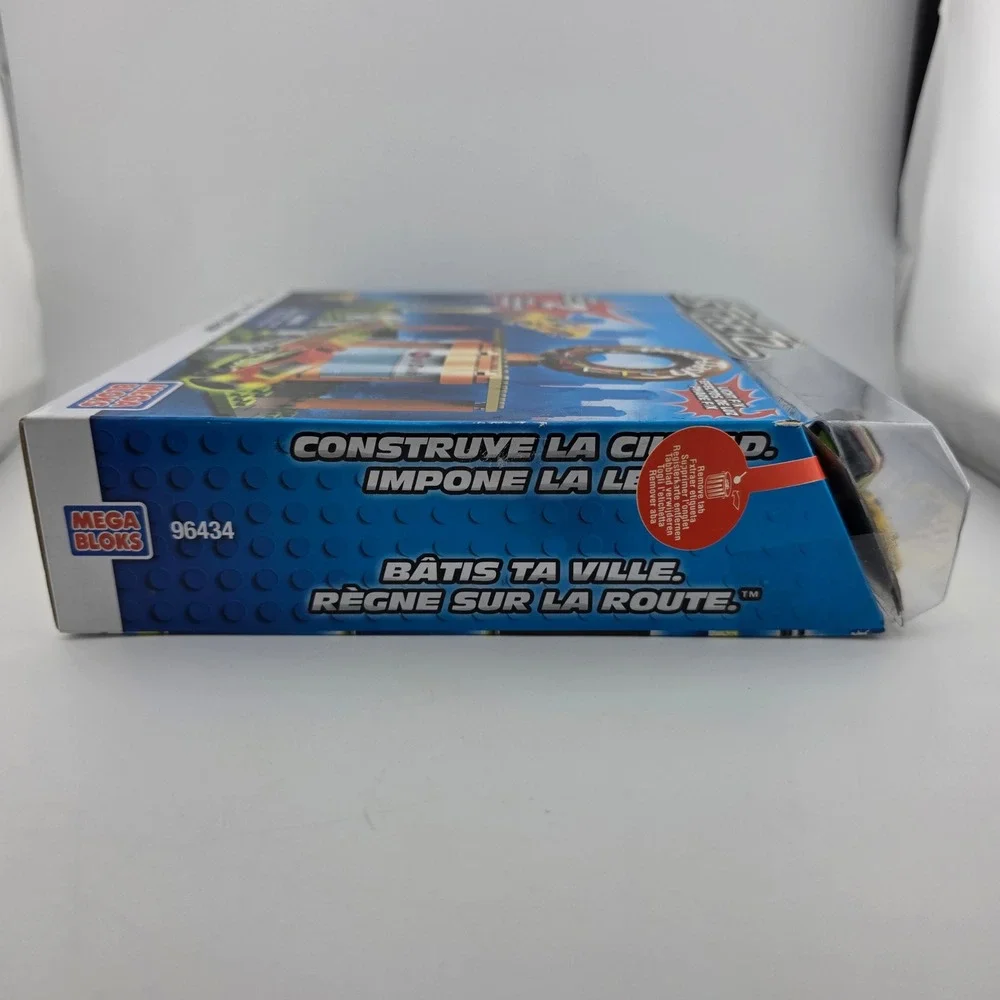 Mega Bloks Streetz Donut Dash 96434 Set 43pc 2 Car NEW Distressed Packaging READ